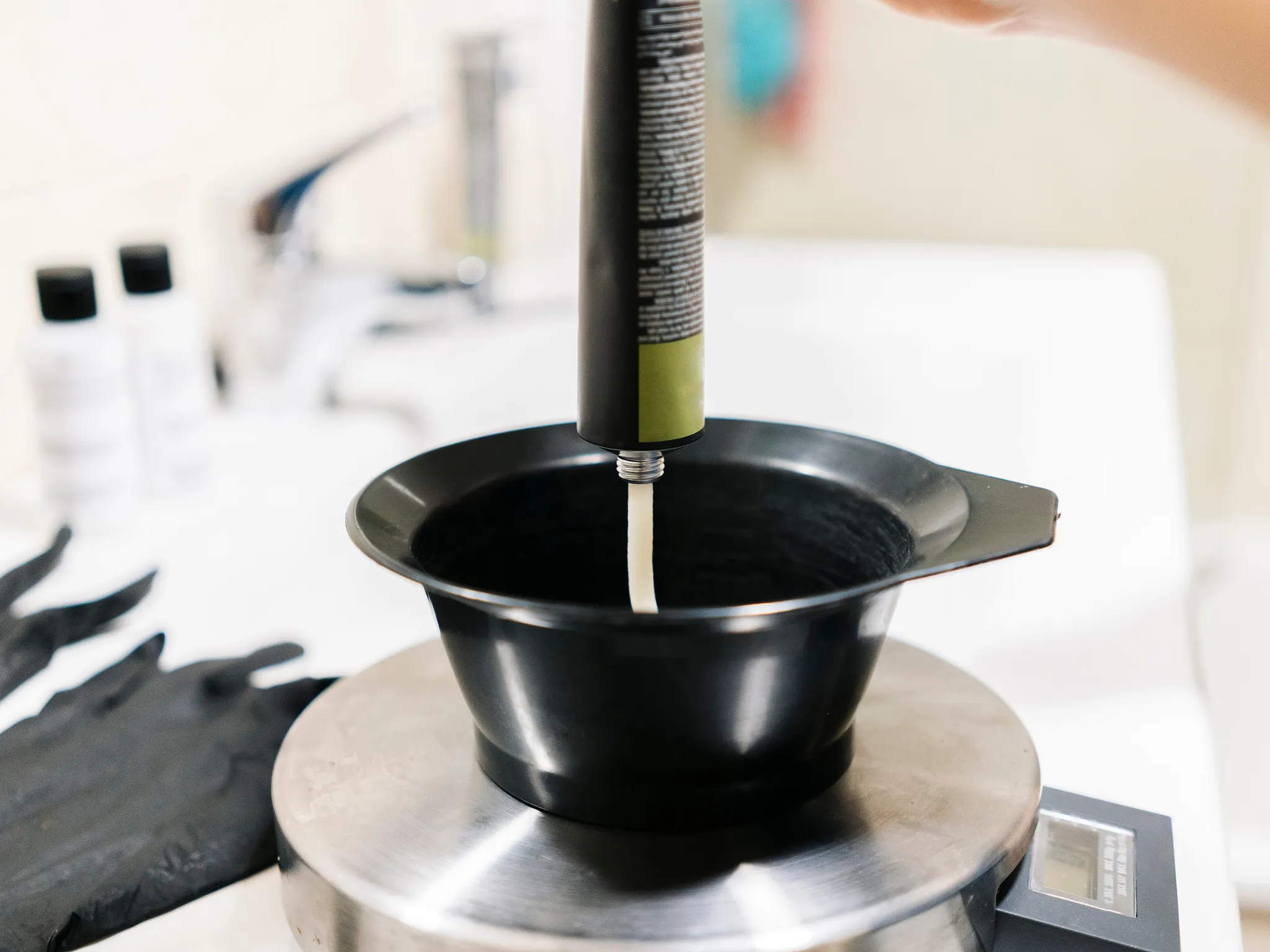 7. Rambut Belum Pernah Dibersihkan dari Warna Sebelumnya_