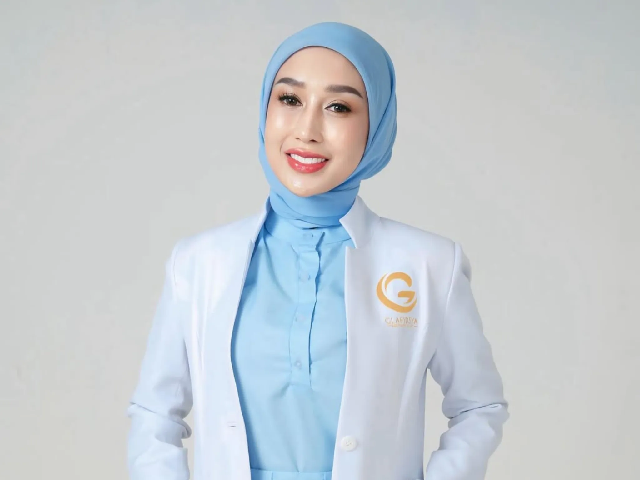 Air Mata Reza Gladys Dari Keluarga Bangkrut hingga Perjuangan Jadi Dokter_