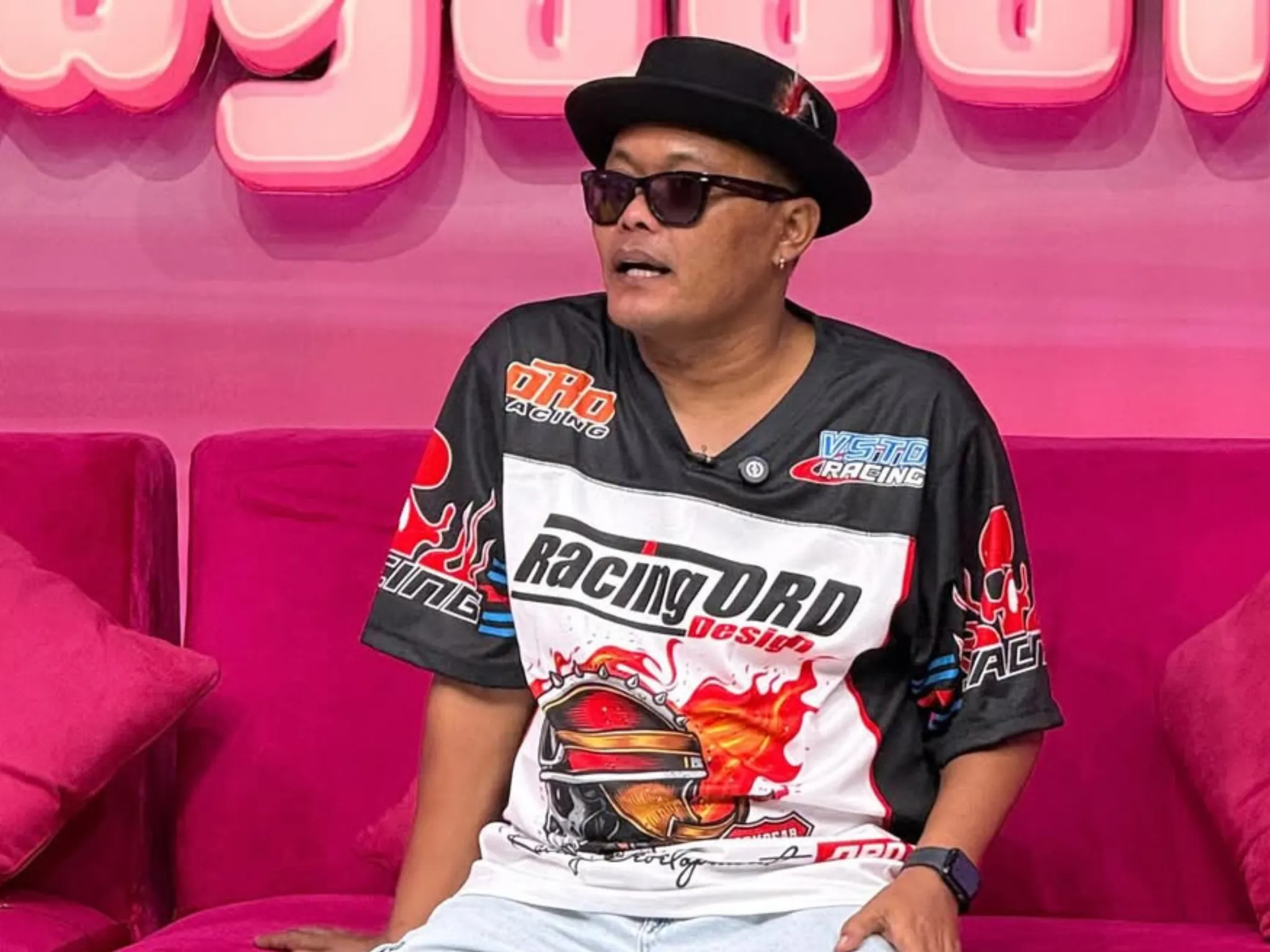 Bikin Kaget! Sule Terlihat Terbaring Lemah dengan Infus di Hotel_