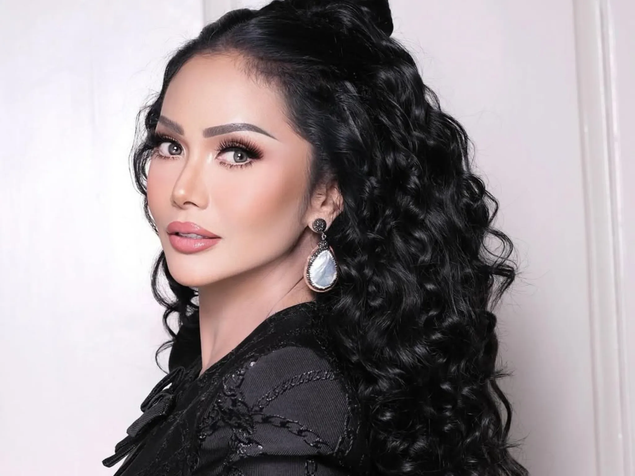 Kris Dayanti Putuskan Kuliah di Usia 50 Tahun, Buktikan Belajar Tak Kenal Batas_