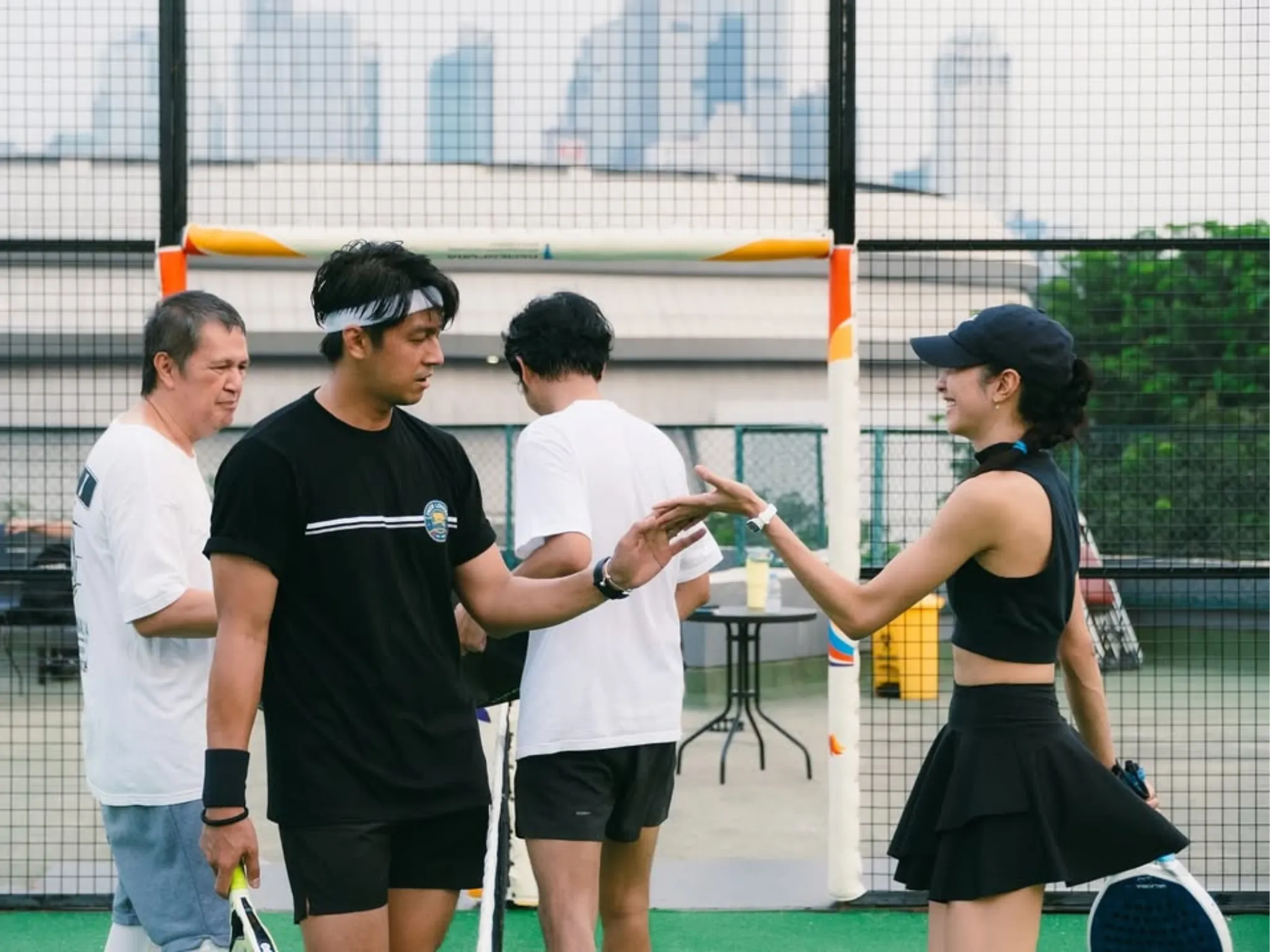 Main Tenis Bareng, Deva Mahenra Bongkar Momen PDKT Bareng Mikha Tambayong_