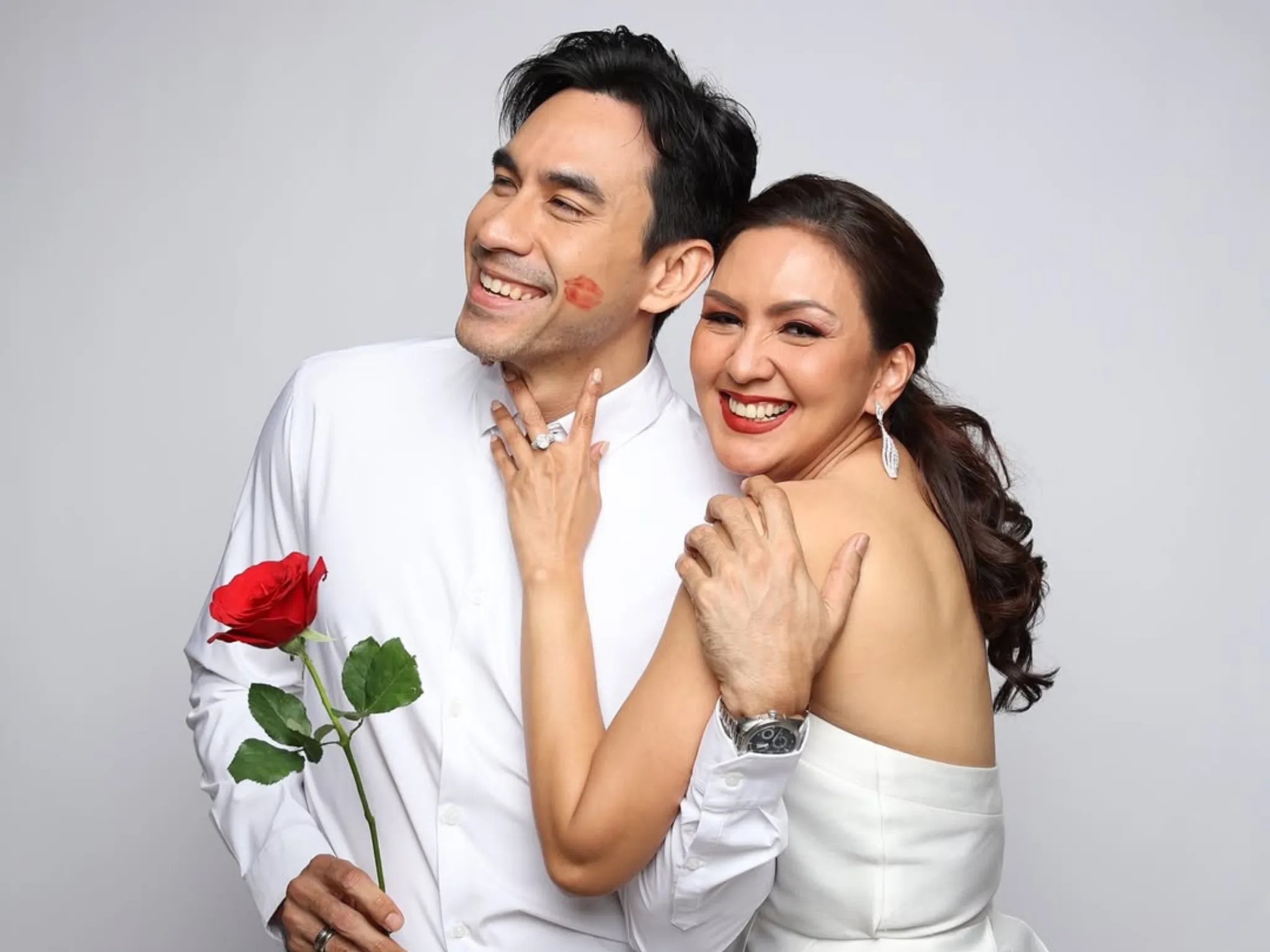 Meski LDR dengan Darius, Donna Agnesia Tetap Kuat Dampingi Anak di Portugal_