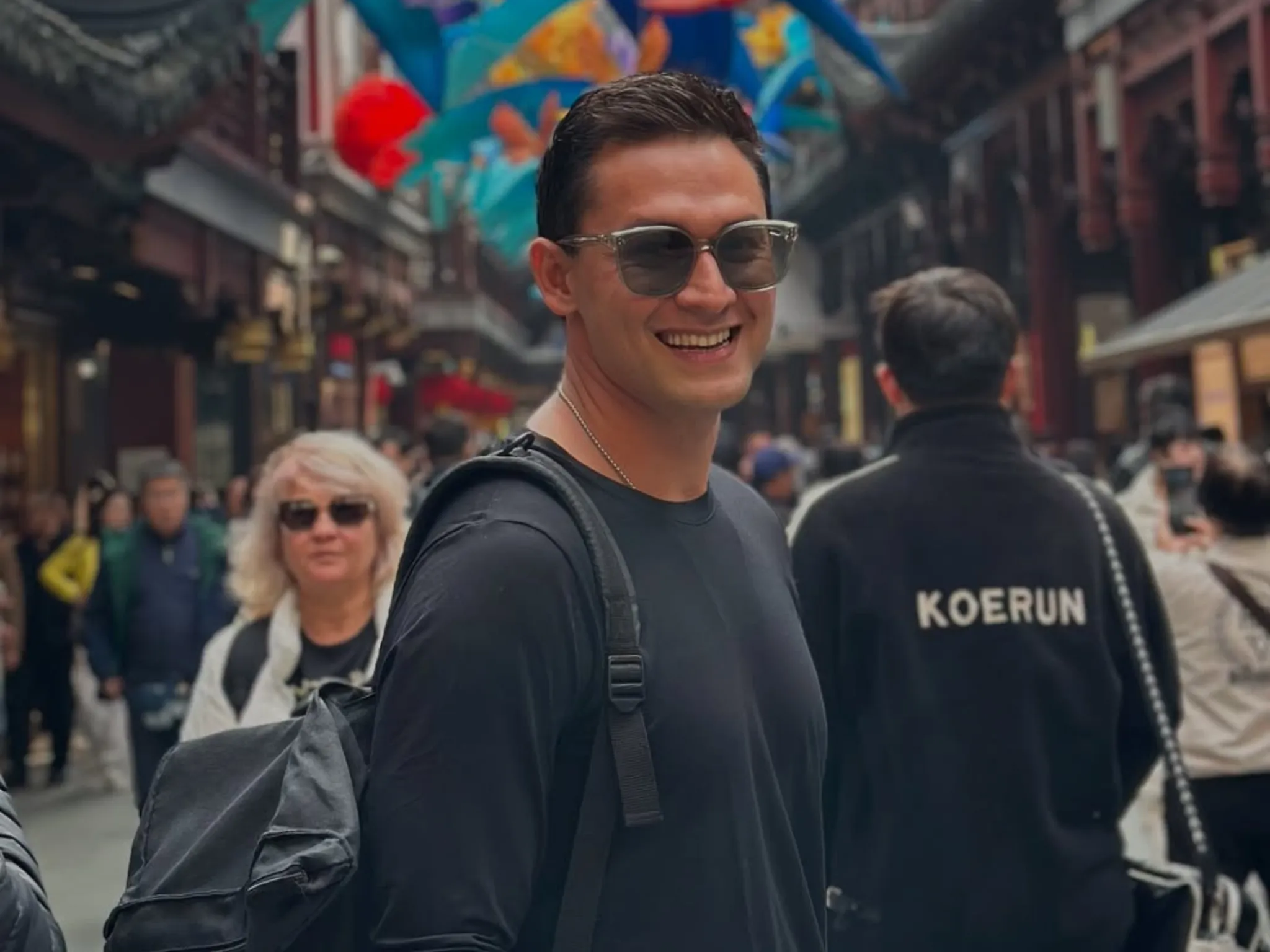 Momen Haru Indra Bruggman Temukan Tas Warisan Sang Ibunda, Isinya Tak Terduga_