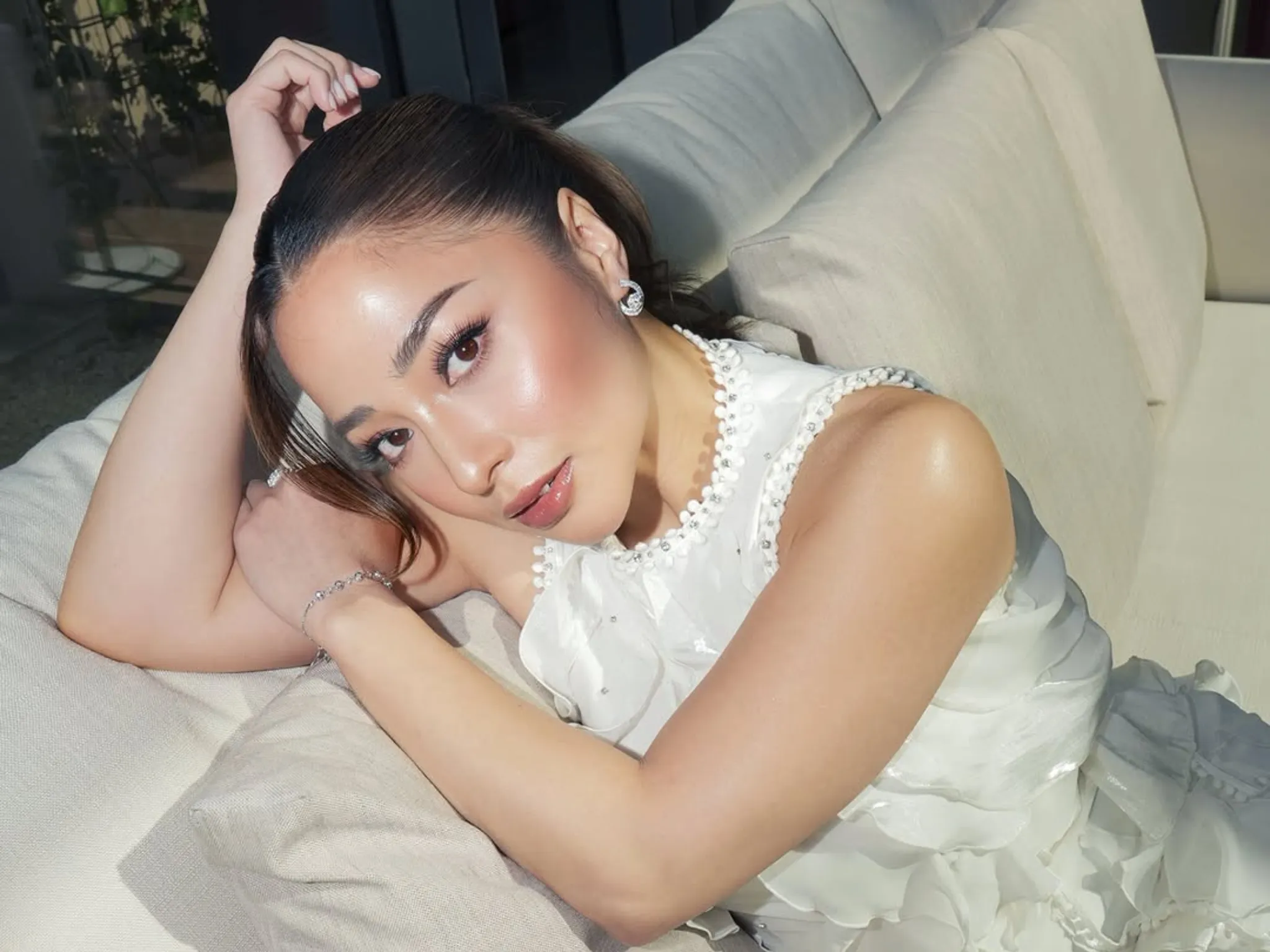 Nikita Willy Tuai Sorotan Usai Yoga Bareng Pelatih Pria Netizen Soroti Outfit dan Gerakan_