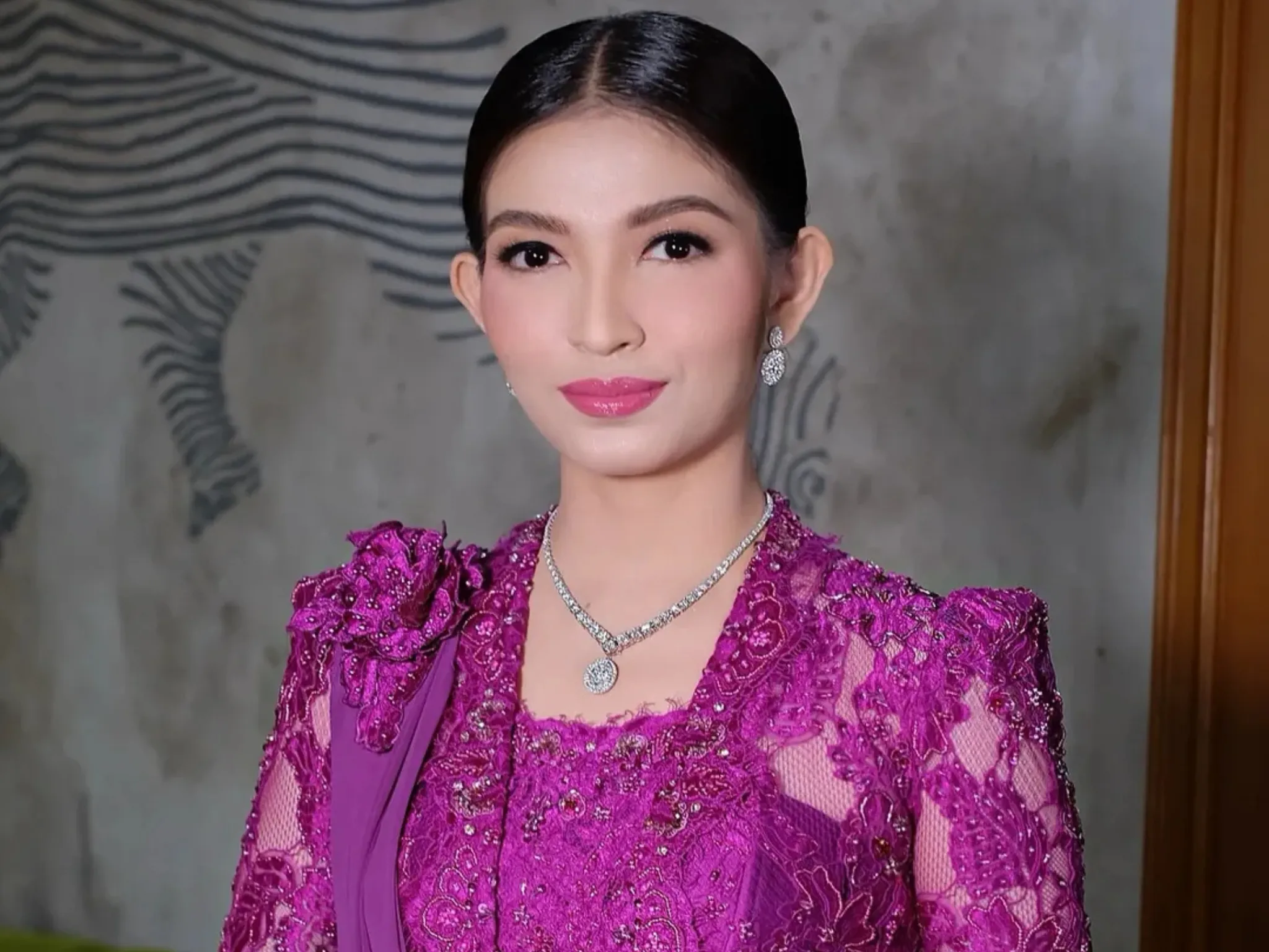 Pakai Gelang Rp114 Juta, Gaya Mewah Selvi Ananda di Acara Tedhak Siten Tuai Pro-Kontra_