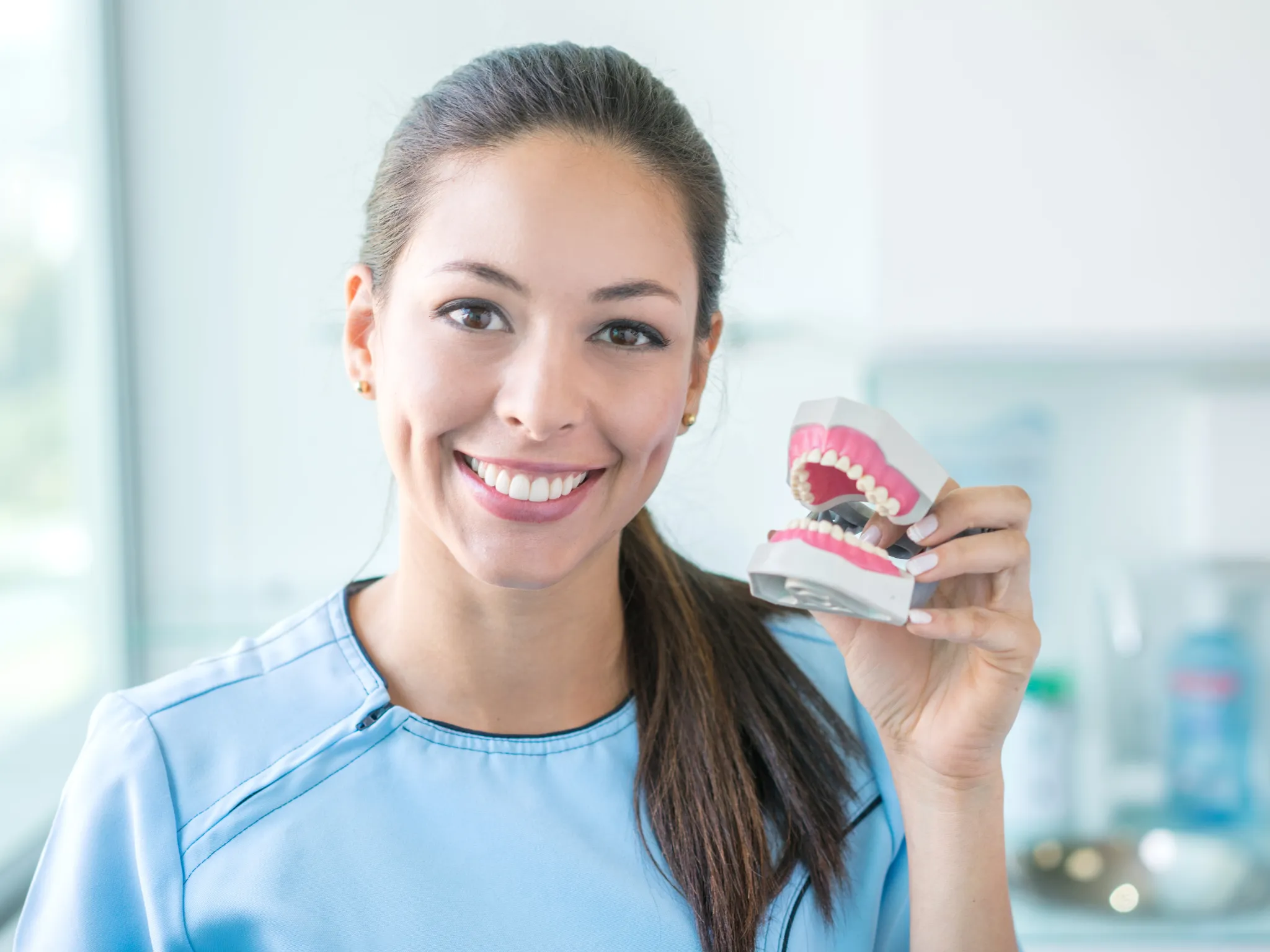 Peran Dokter Gigi dalam Menjaga Kesehatan Gigi Anda_