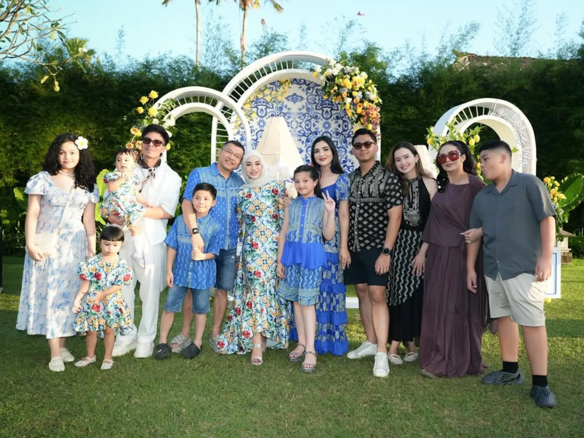 Ramai Dibahas, Ini Penjelasan Ashanty Soal Mertua Aurel Hermansyah yang Absen di Ultah_