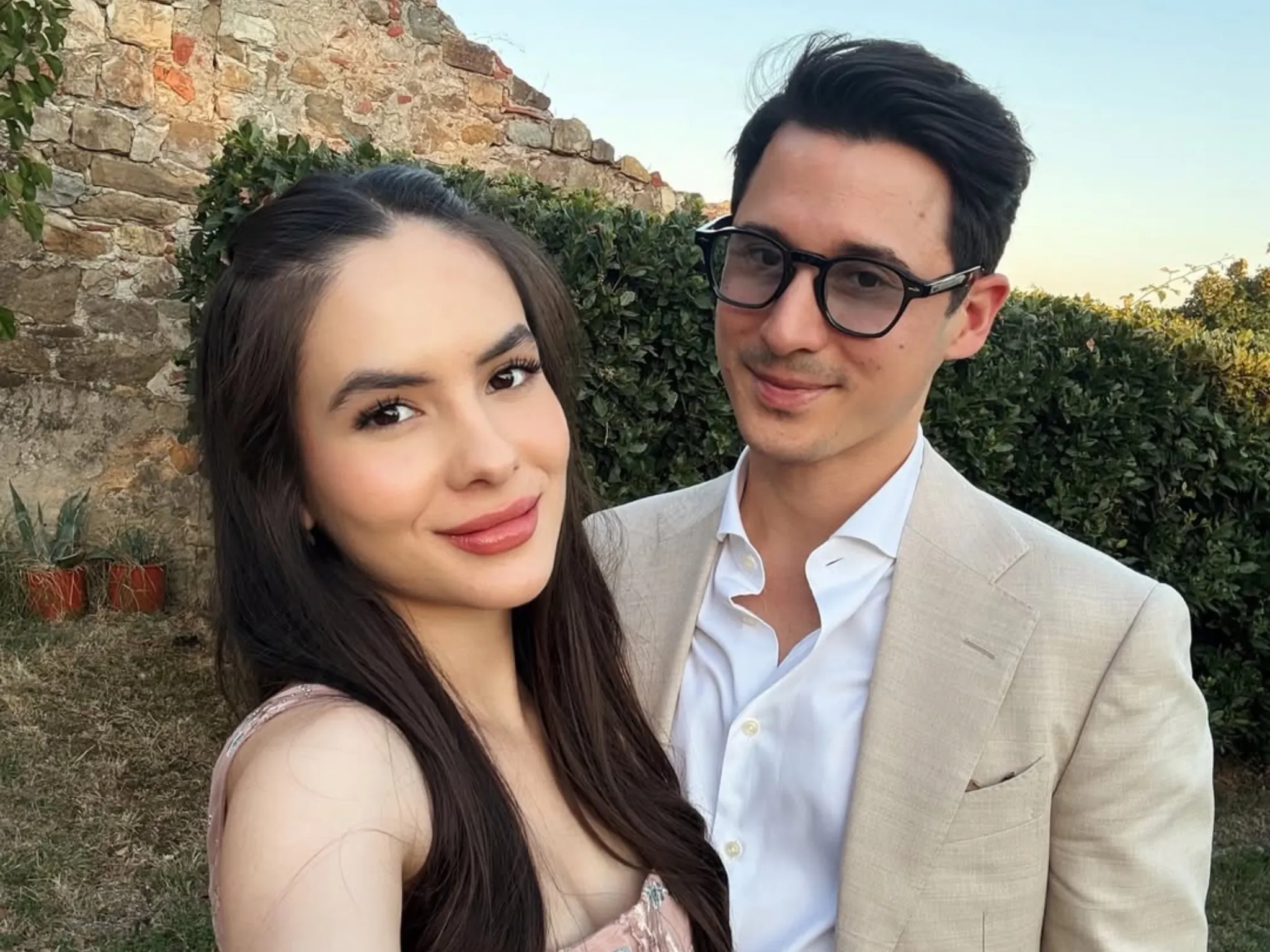 Romantis Banget! Nino Fernandez Gandeng Steffi Zamora Hadiri Pernikahan Millane di Italia_