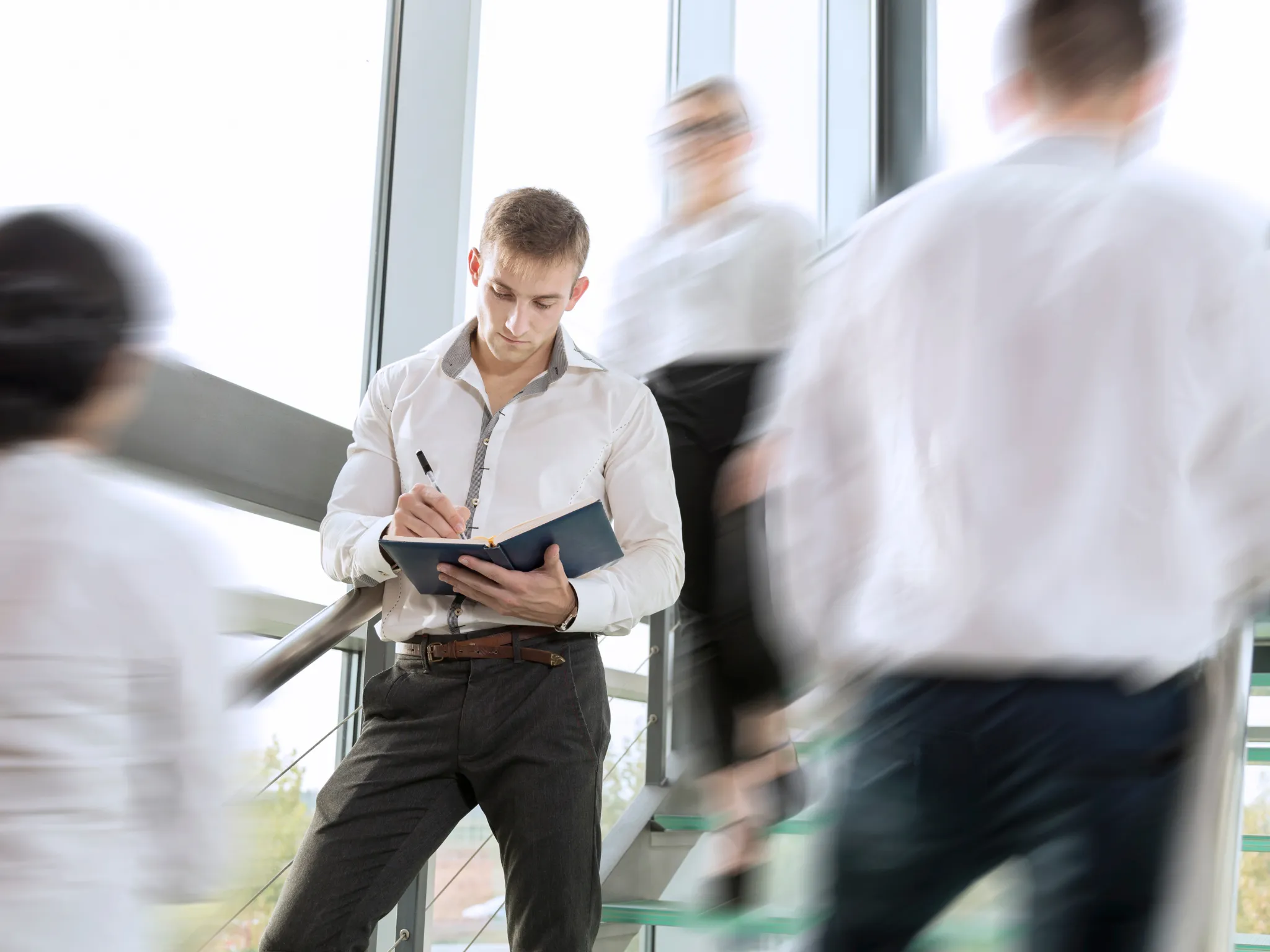 1. Coba Pahami Kesibukannya_