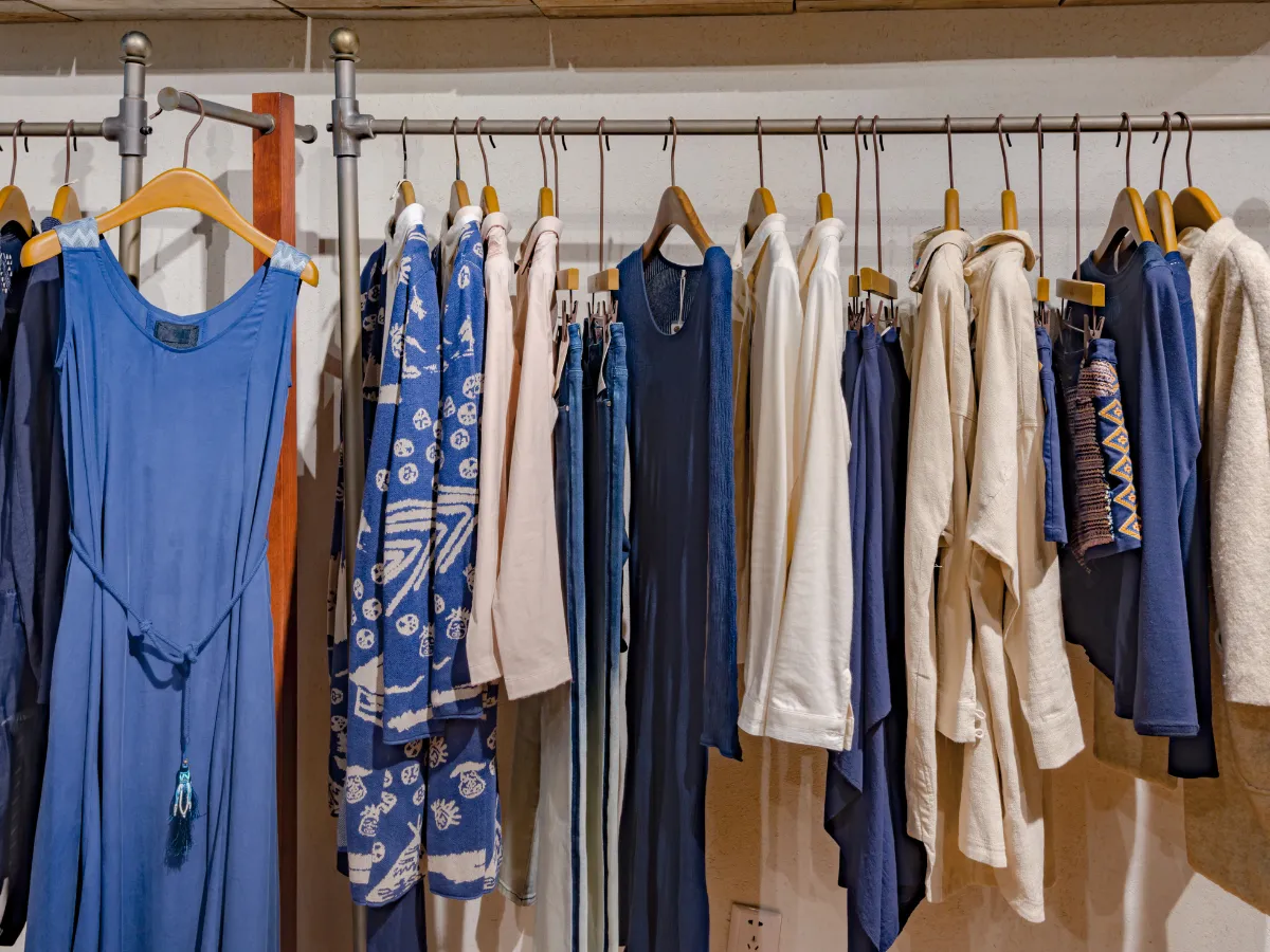 1. Dress Well Bukan Tentang Merek_