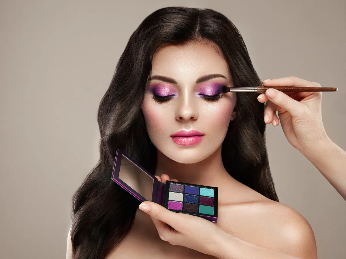 4. Jangan Menggunakan Makeup Tebal_