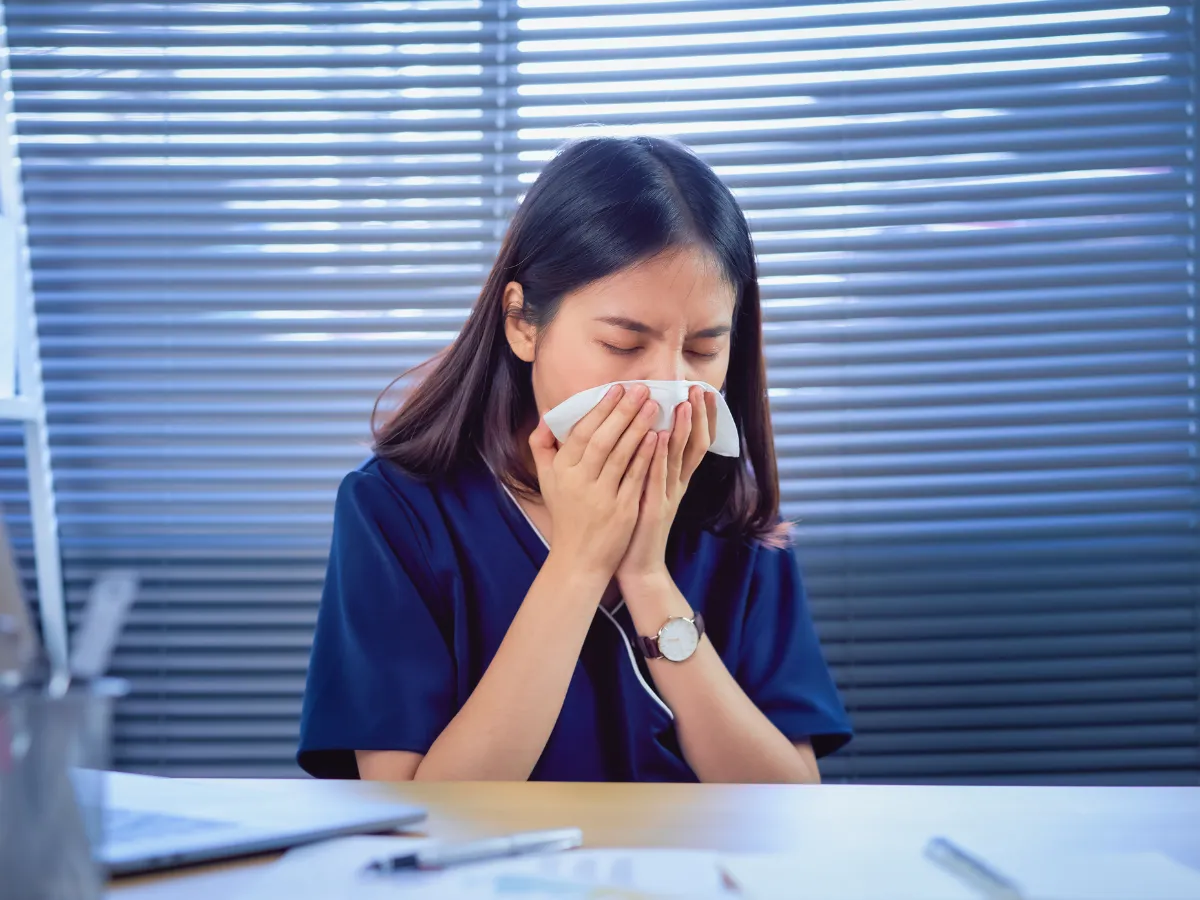 4. Mengabaikan Kesehatan Demi Kerja_