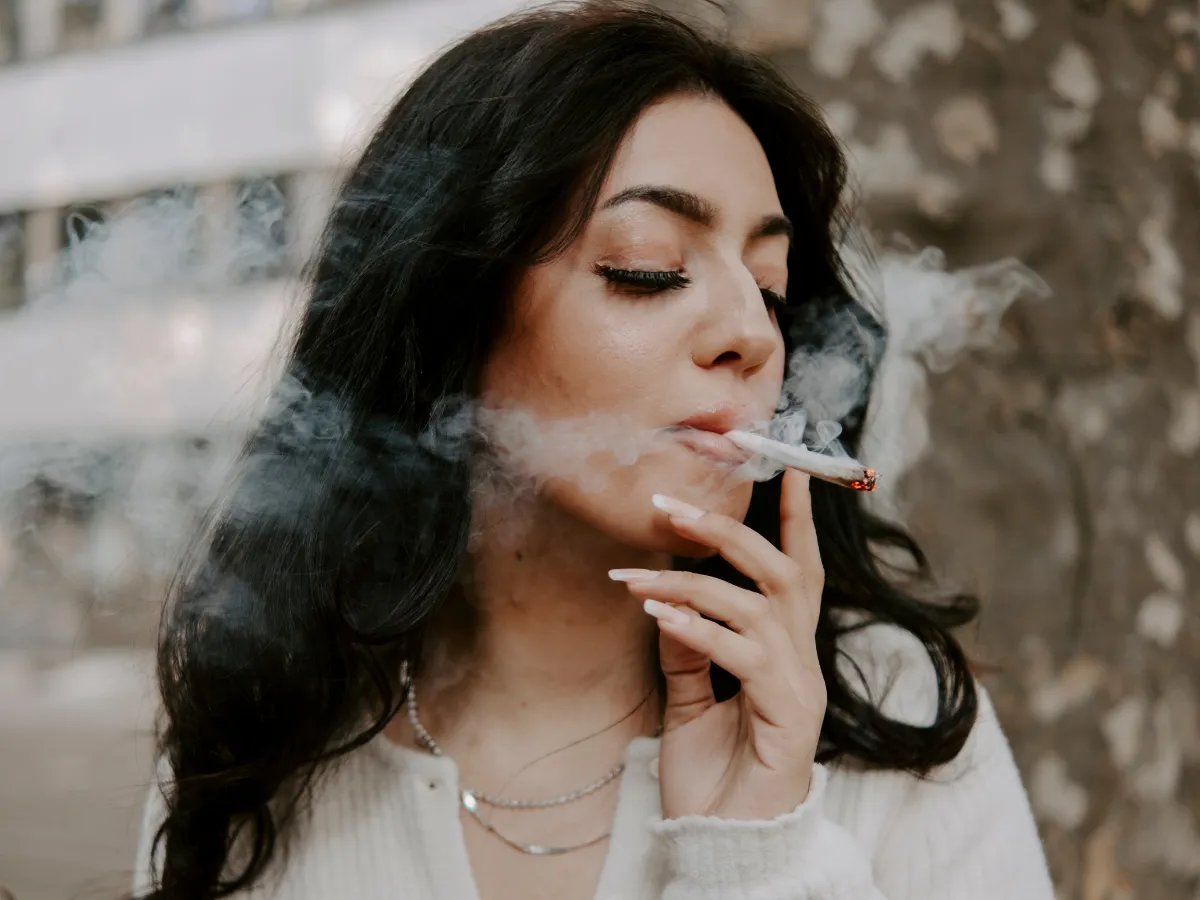 6. Konsumsi Alkohol dan Rokok_