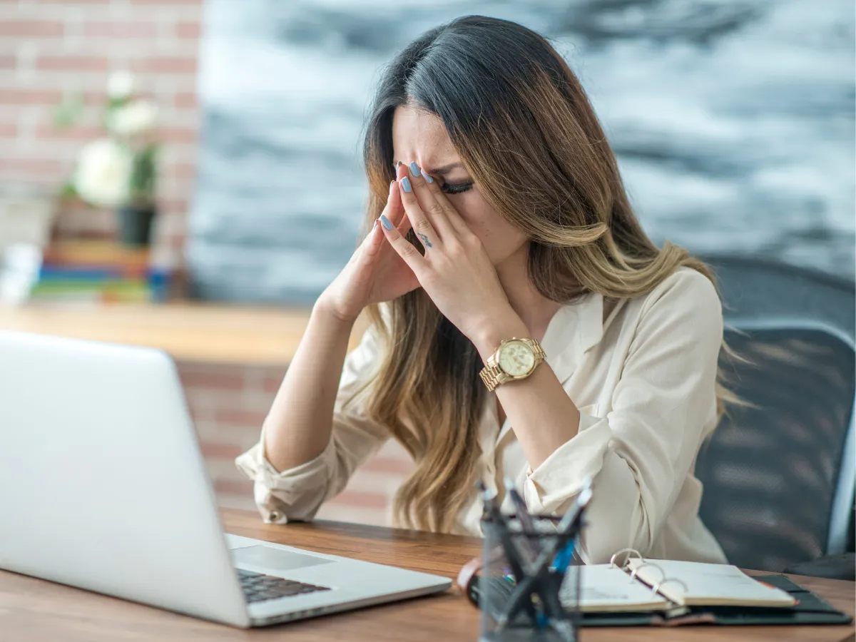 7. Burnout Jadi Teman Sehari-hari_