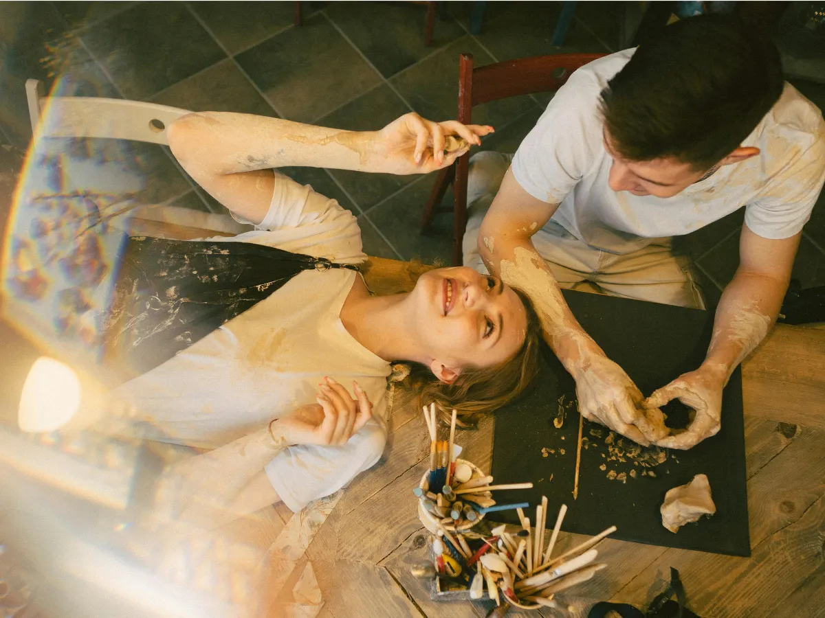 7. DIY atau Crafting Bareng_