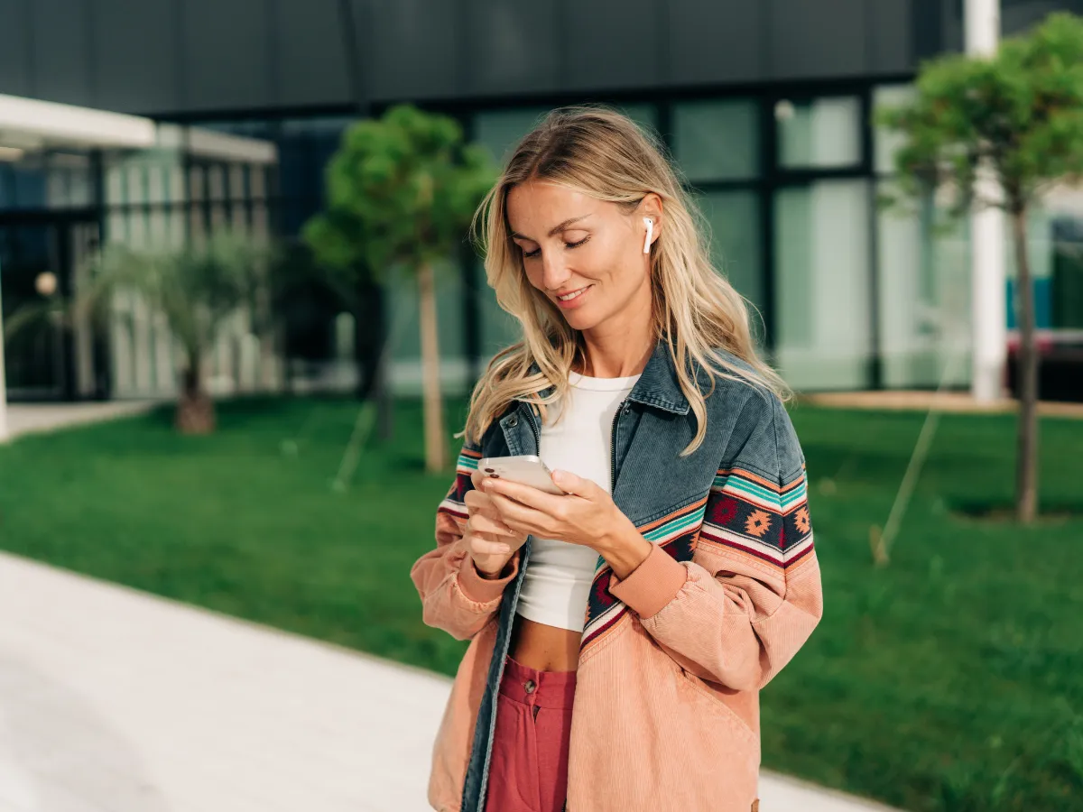 8. Manfaatkan Teknologi dengan Bijak_