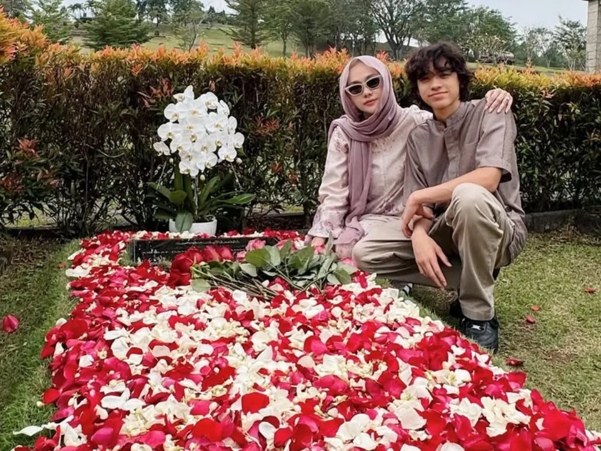 BCL dan Noah Ziarah ke Makam Ashraf Sinclair, Tiko Beri Respons Menyentuh_