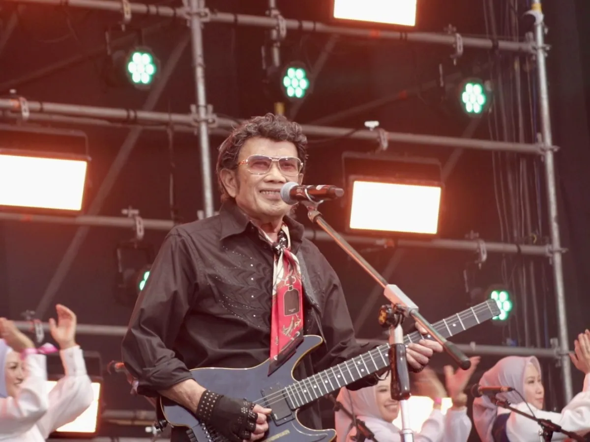 Gaya Rhoma Irama Jadi Khatib Salat Jumat di Festival Musik Tuai Sorotan_