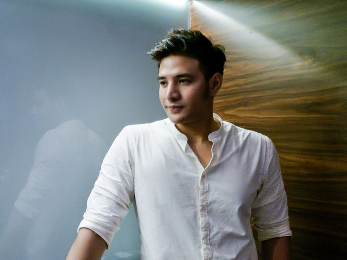 Heboh Foto Ammar Zoni Menikah, Ternyata Hoaks Hasil Rekayasa AI