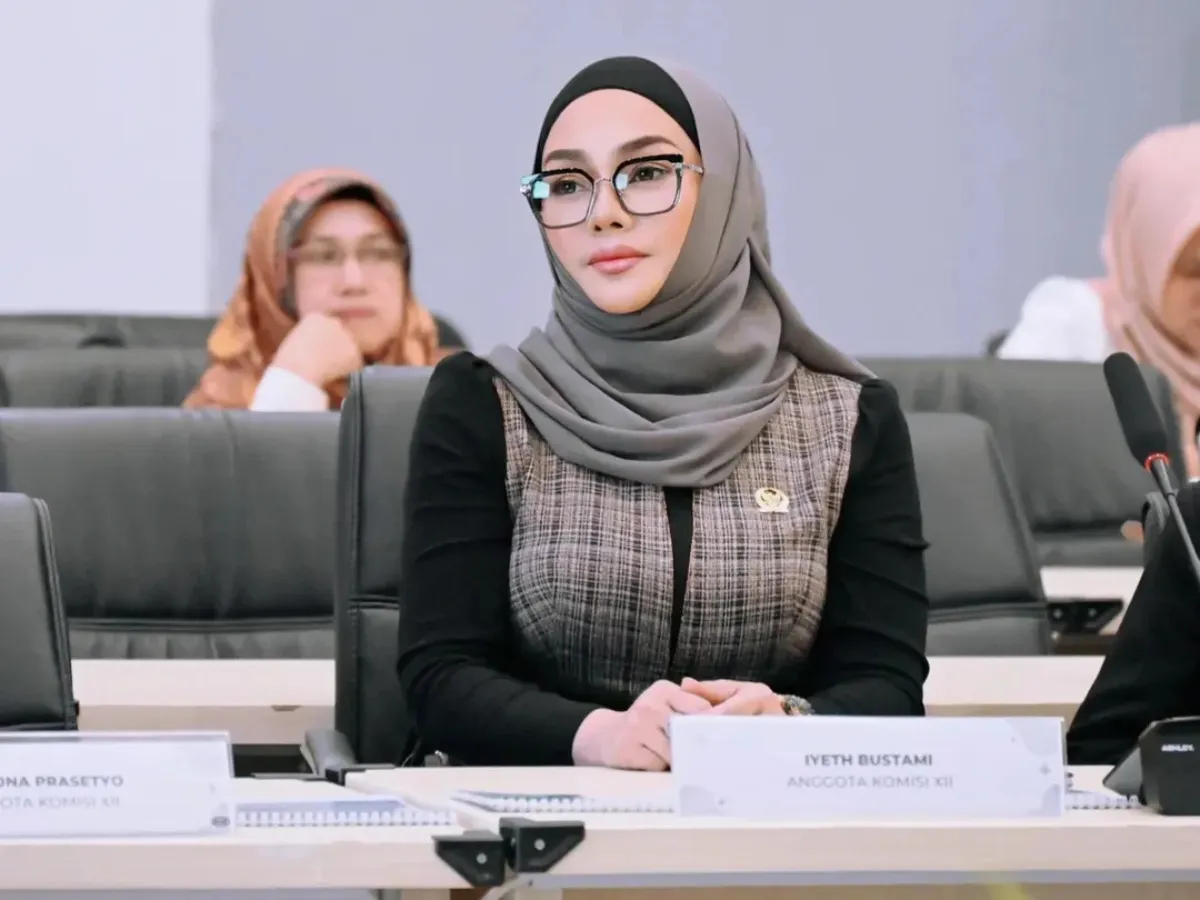 Profil Pendidikan Iyeth Bustami, Dari Paket C Hingga Jadi Anggota DPR RI_