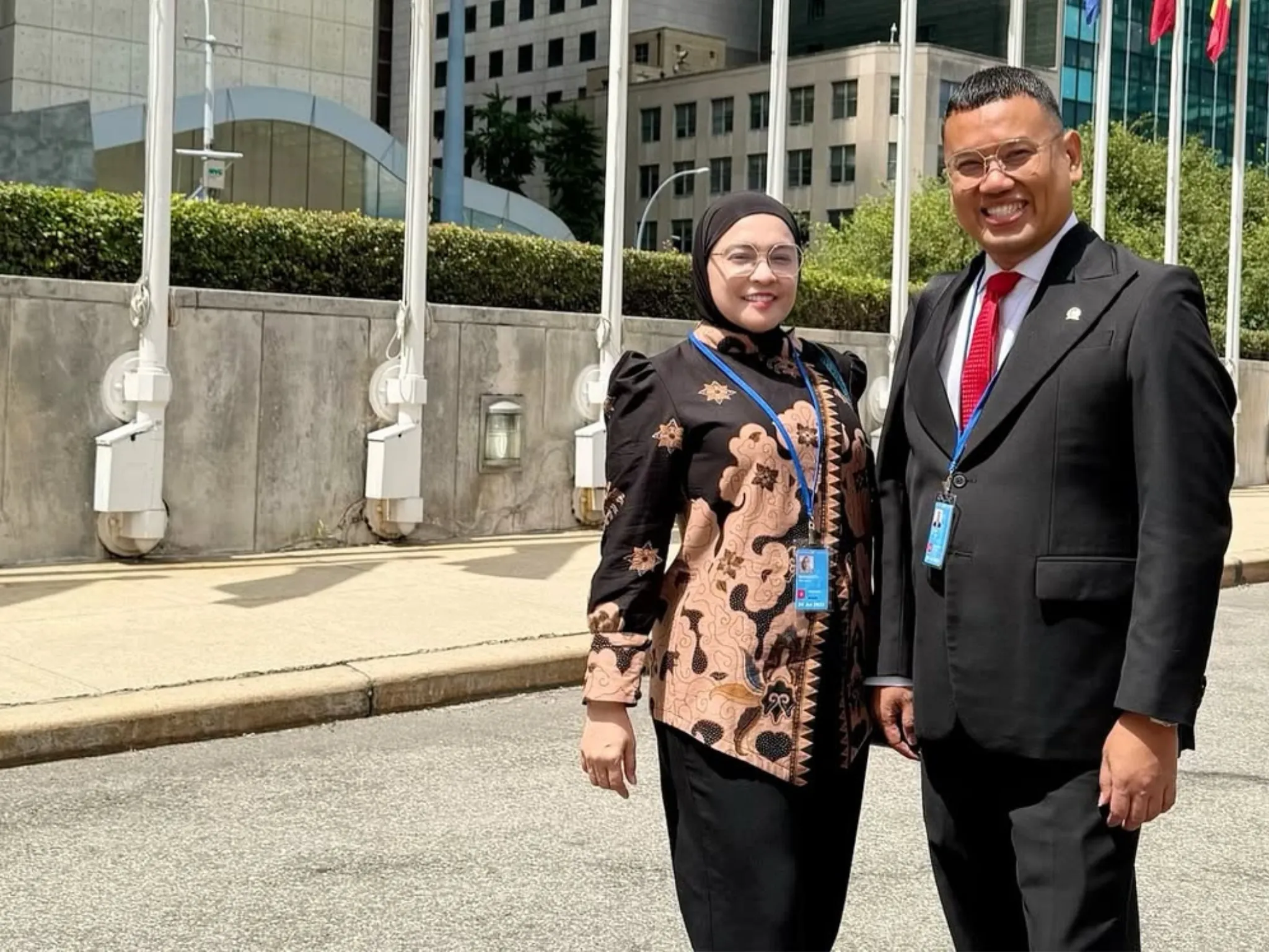 Rumah Mewah Berantakan, Uya Kuya Tetap Lempar Doa untuk Penjarah_