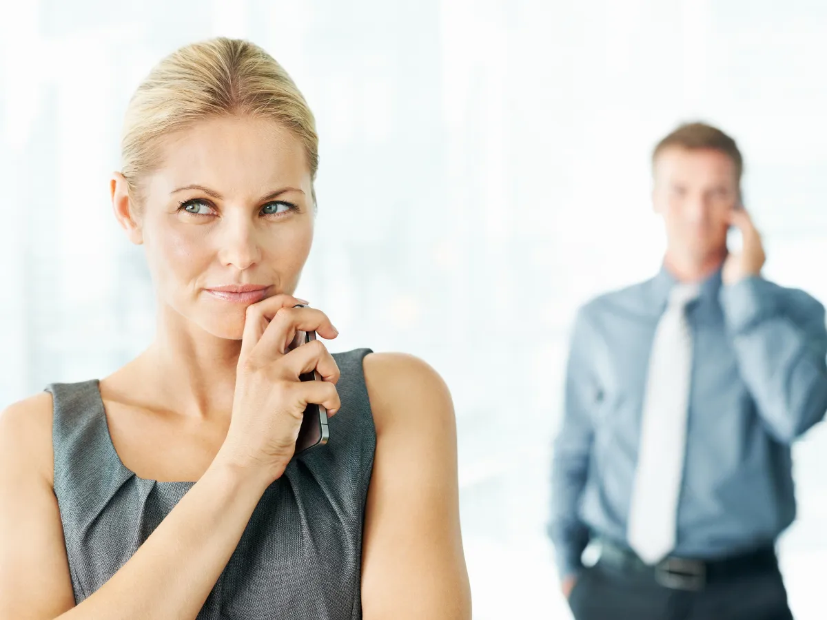 6 Tips Bijak Hadapi Rekan Kerja Licik, Biar Kariermu Tetap Aman_