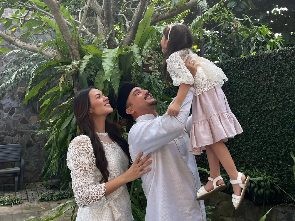 Meski Bercerai, Raisa dan Hamish Daud Sepakat Co-Parenting “Ini Tugas Seumur Hidup Kami”_