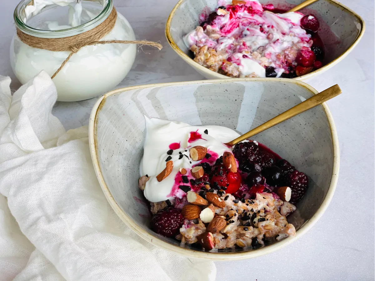 3 Manfaat Yoghurt untuk Tubuh Enak, Sehar, dan Bikin Hidup Lebih Balance!_