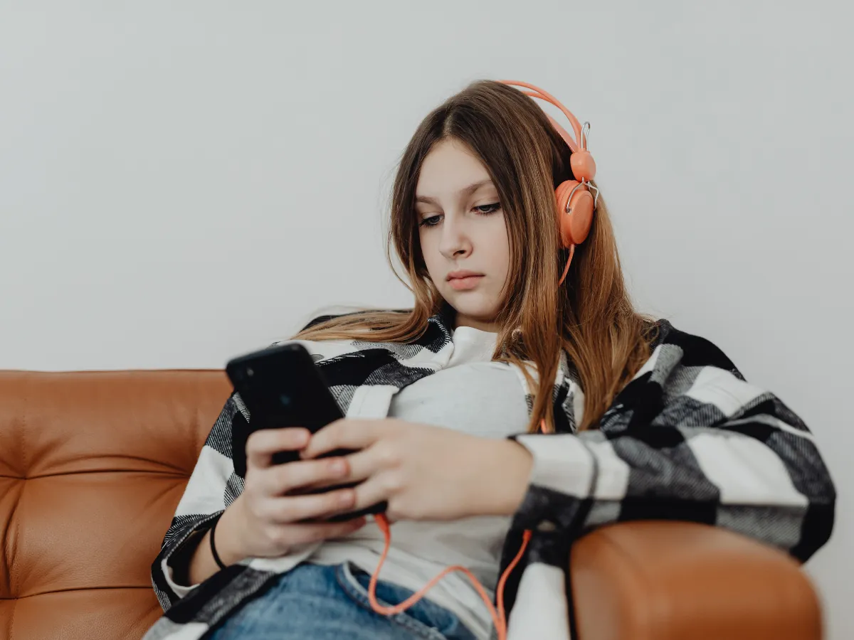 5. Penyalahgunaan Media Sosial_