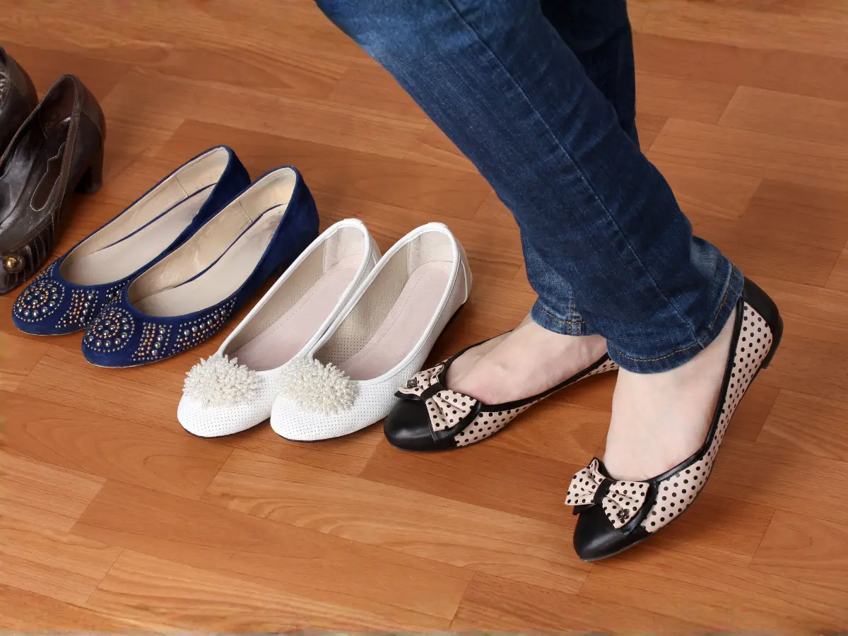 6 Alasan Kenapa Flat Shoes Layak Jadi Andalan di Lemari Sepatu